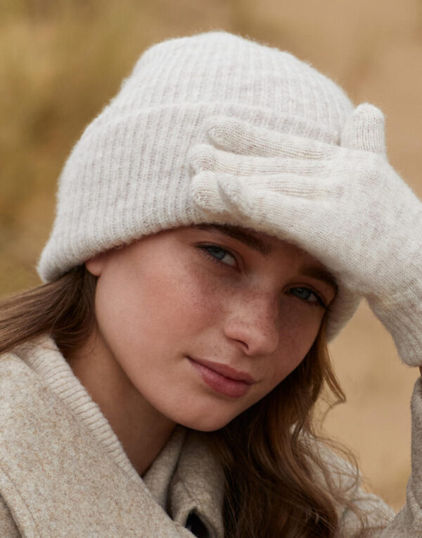 Cosy Ribbed Beanie - Image 3