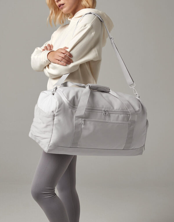 Medium Training Holdall - Image 2